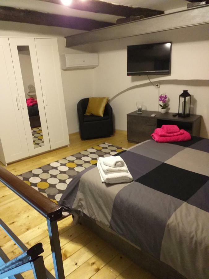 Sasy Jr House Via San Mattia 72 Lejlighed Napoli Eksteriør billede